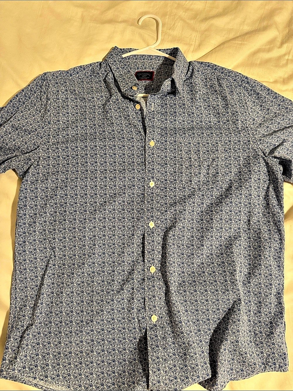 UNTUCKit Floral Button-Down in Blue & White Size Large